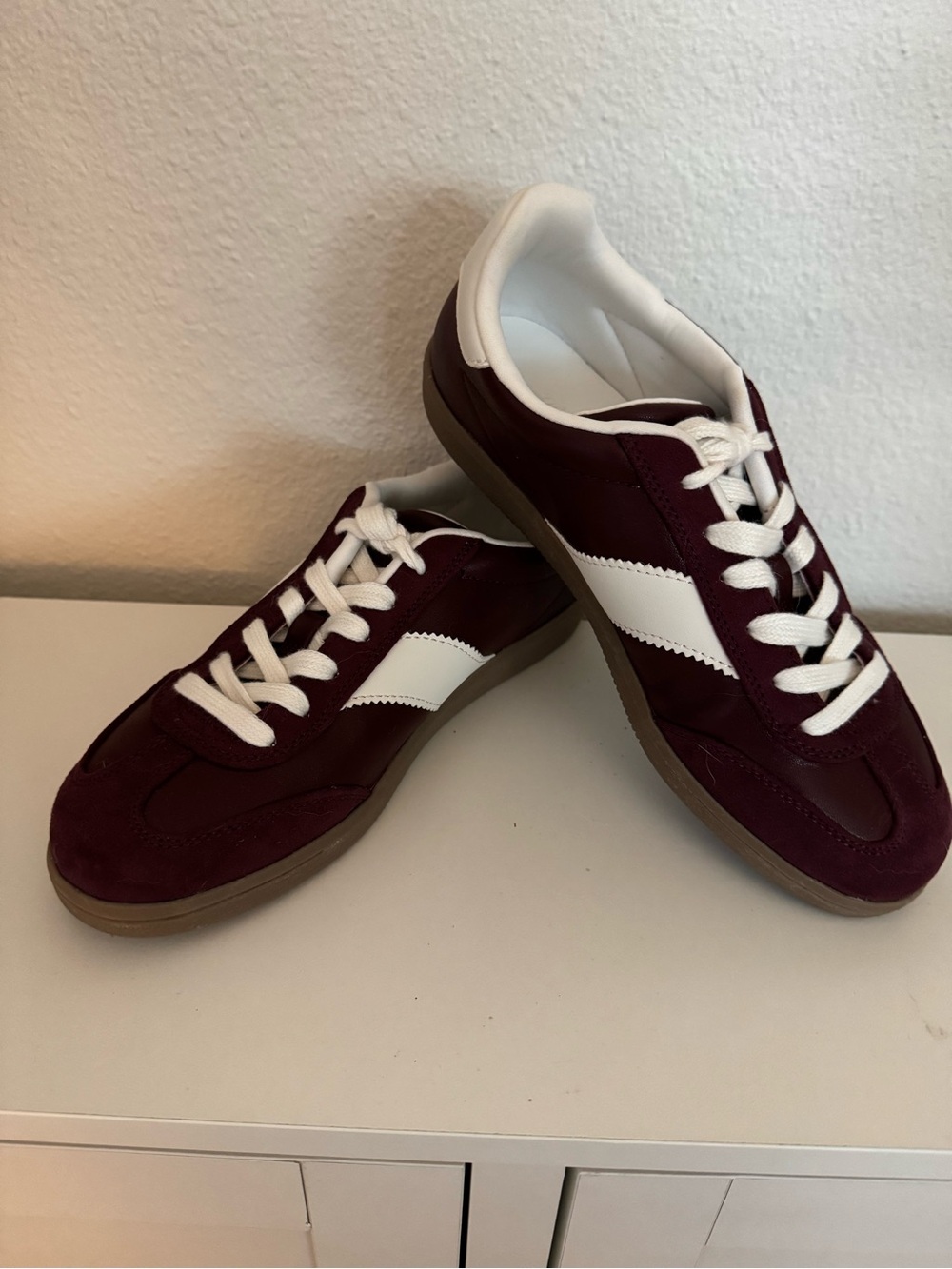 Never worn - Women’s Burgundy White Accent Retro Trainer